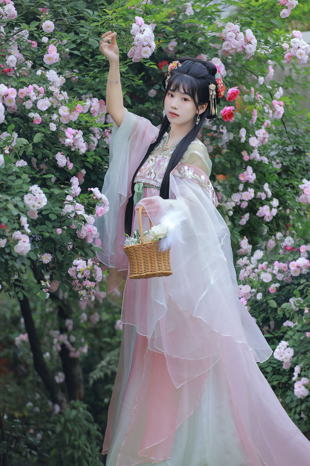 YiTuYu艺图语 Vol.8641 Zhou Zhou AY (23P)