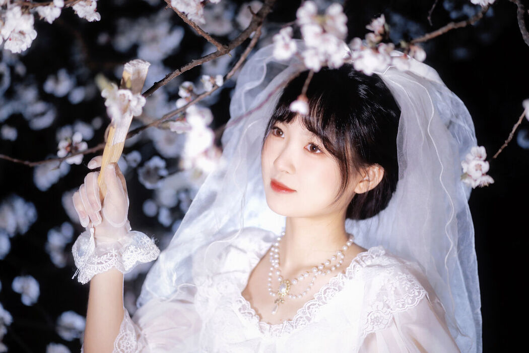 YiTuYu艺图语 Vol.8635 Ren Hai Bu (26P)