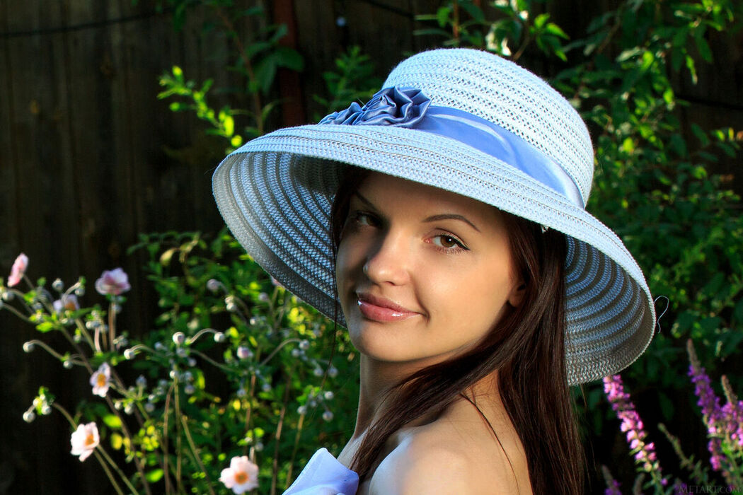 MetArt Vikki Mauri – Estonte Part01 (60P)