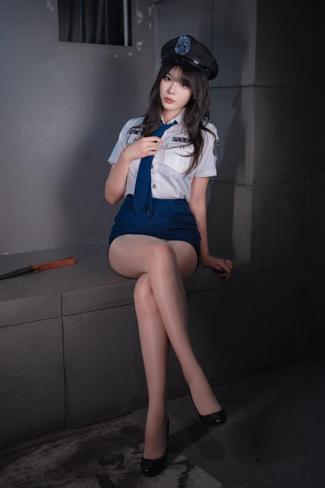 Coser@轩萧学姐 – 女警官 Part02 (58P)