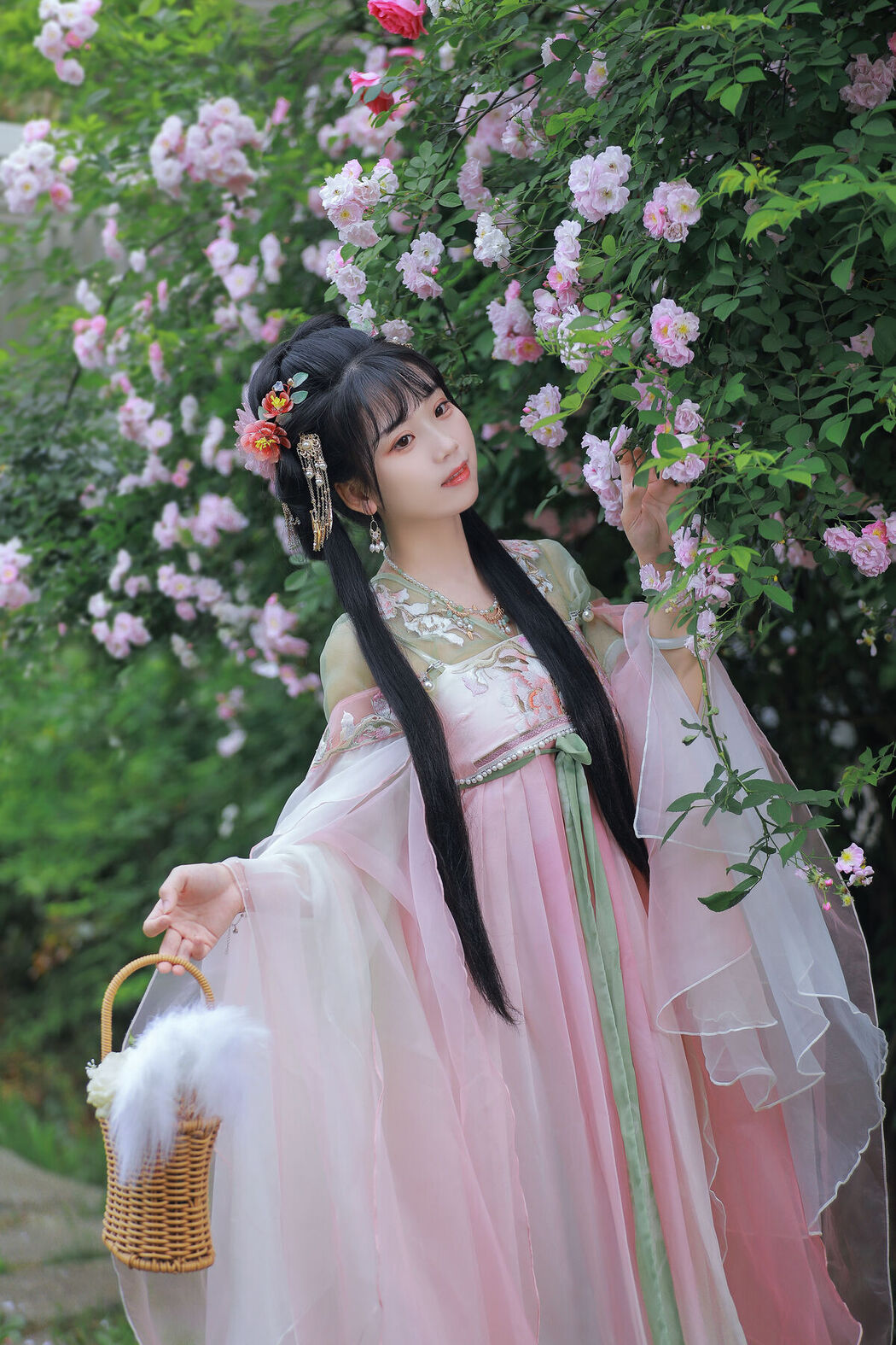 YiTuYu艺图语 Vol.8641 Zhou Zhou AY (23P)