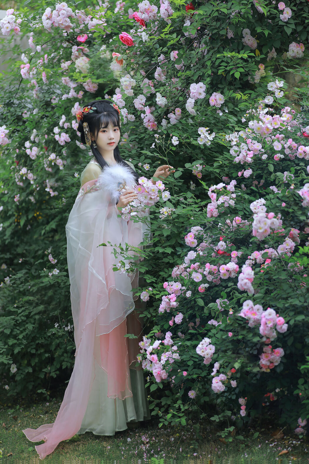 YiTuYu艺图语 Vol.8641 Zhou Zhou AY (23P)