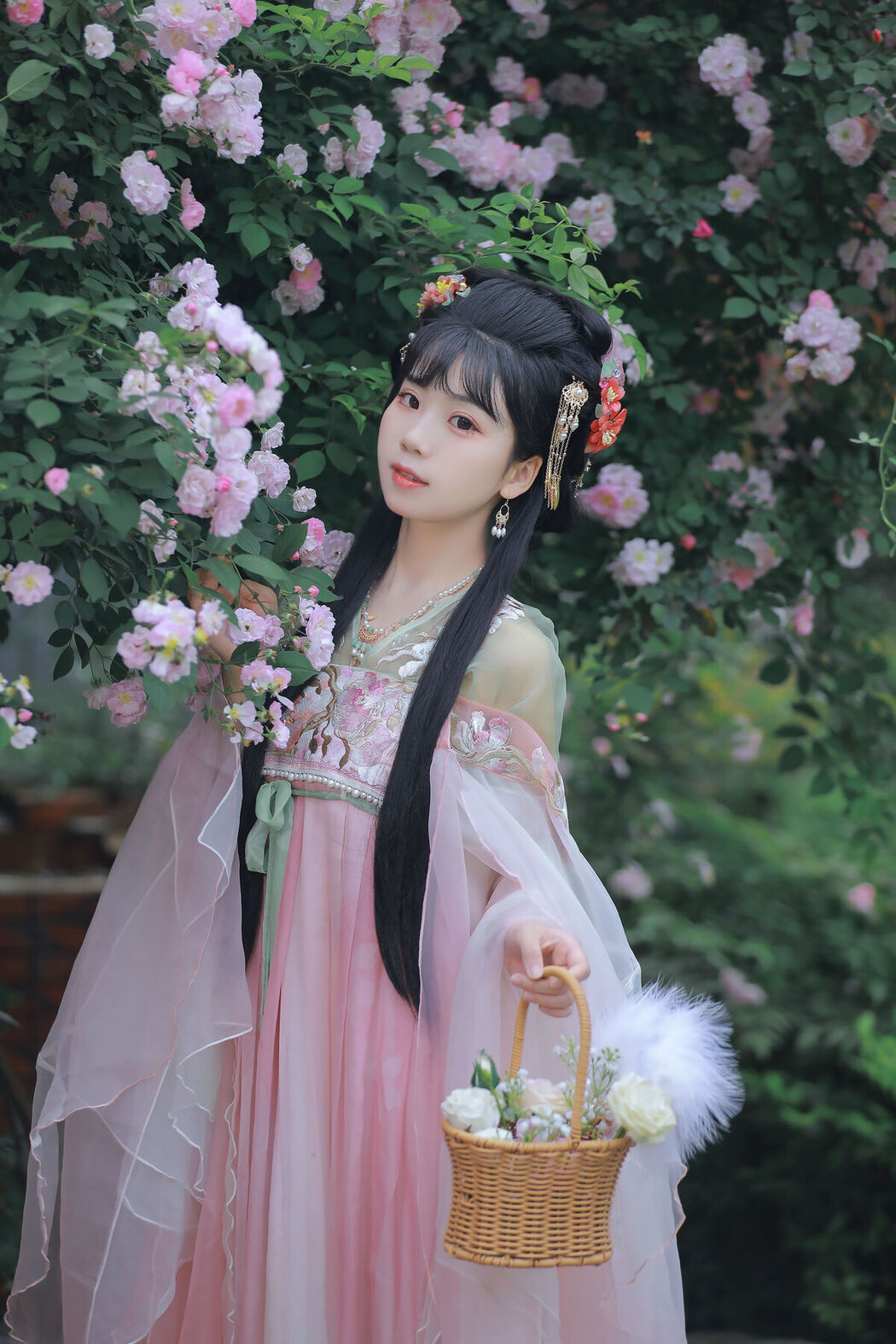 YiTuYu艺图语 Vol.8641 Zhou Zhou AY (23P)