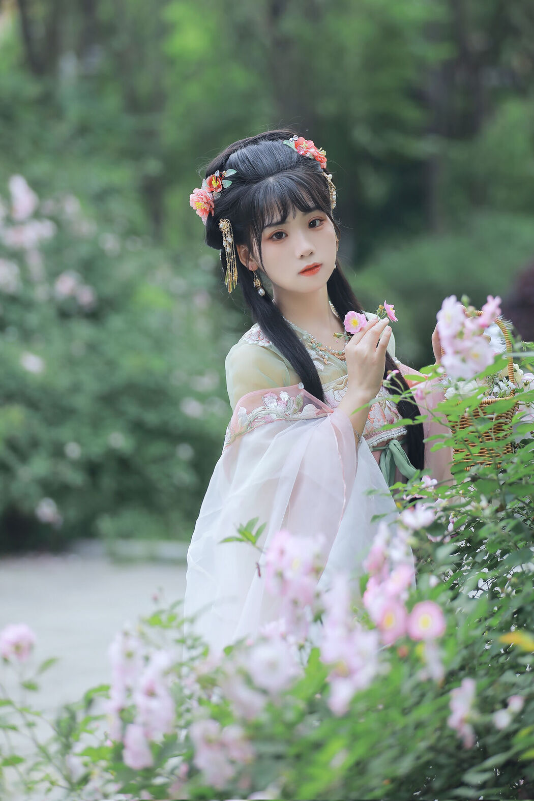 YiTuYu艺图语 Vol.8641 Zhou Zhou AY (23P)