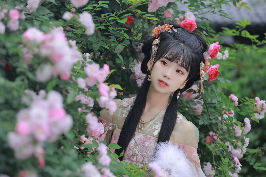 YiTuYu艺图语 Vol.8641 Zhou Zhou AY (23P)