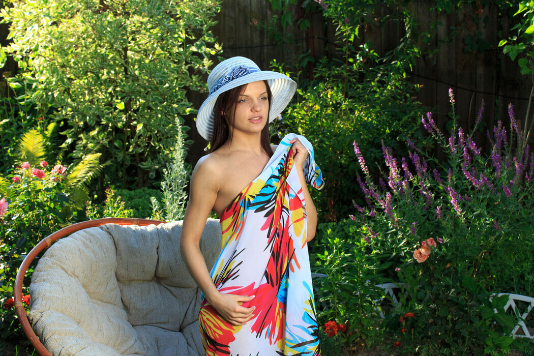 MetArt Vikki Mauri – Estonte Part01 (60P)