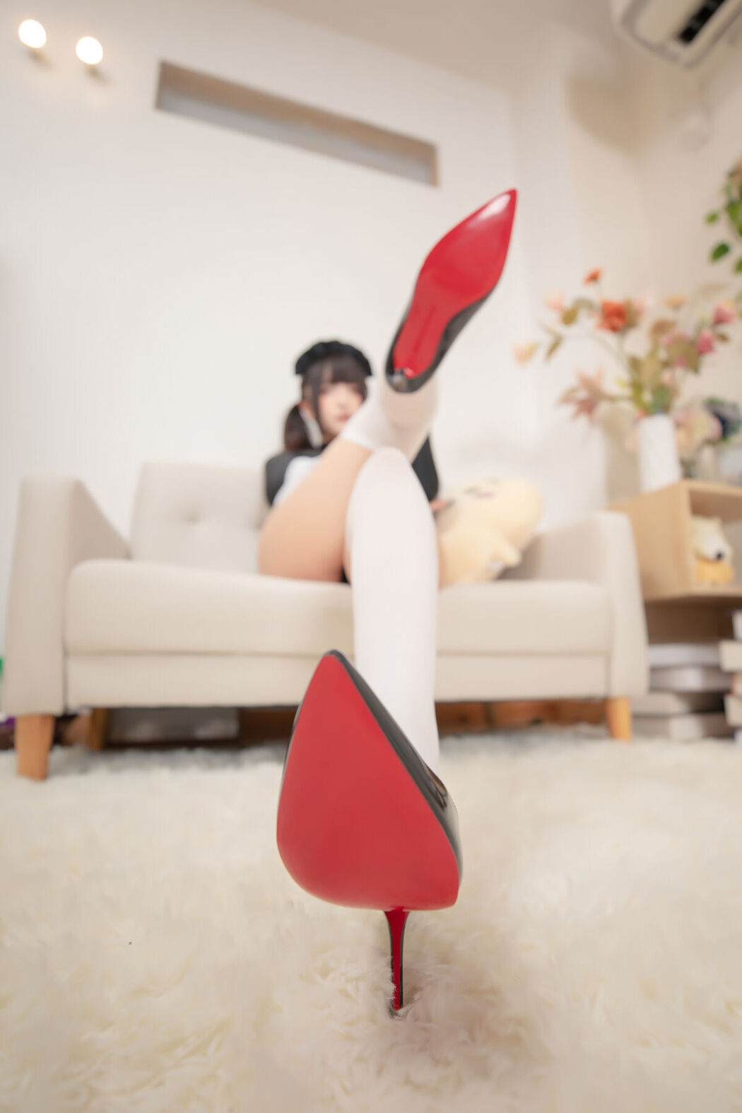 Coser@神楽坂真冬 – 巨乳女仆 (76P – 2V)