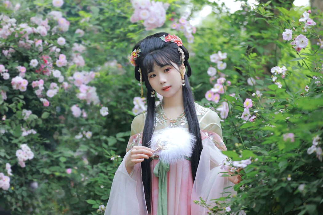 YiTuYu艺图语 Vol.8641 Zhou Zhou AY (23P)