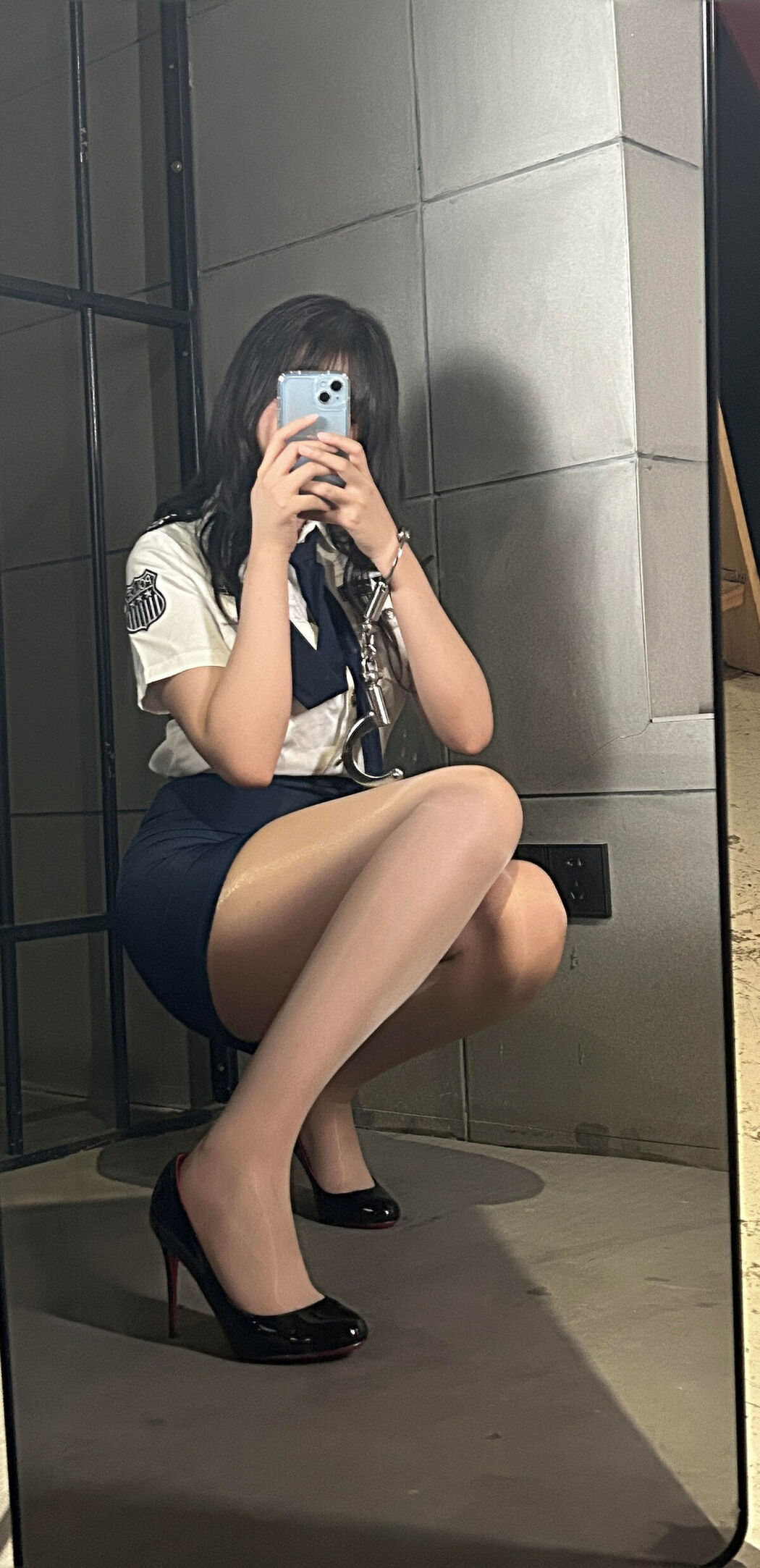 Coser@轩萧学姐 – 女警官 Part02 (58P)