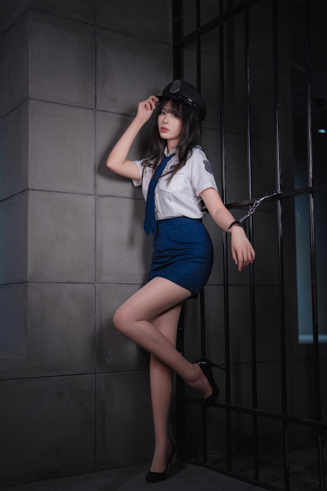 Coser@轩萧学姐 – 女警官 Part02 (58P)