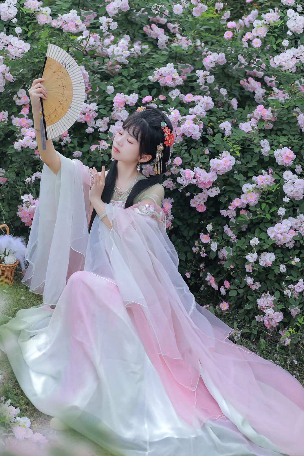 YiTuYu艺图语 Vol.8641 Zhou Zhou AY (23P)