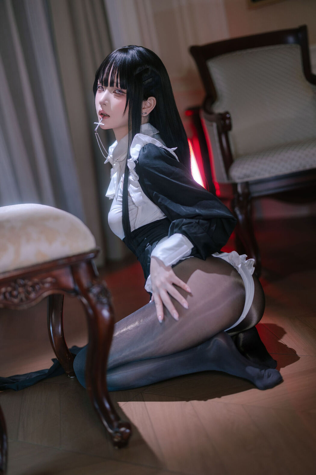 Coser@屿鱼 – 黑丝修女 (41P)