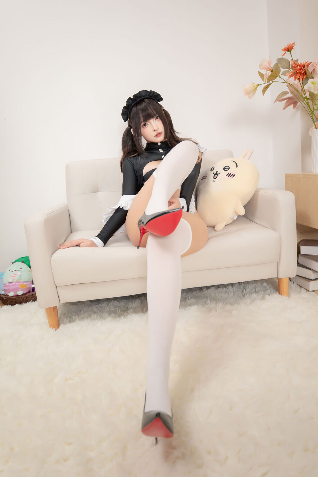 Coser@神楽坂真冬 – 巨乳女仆 (76P – 2V)