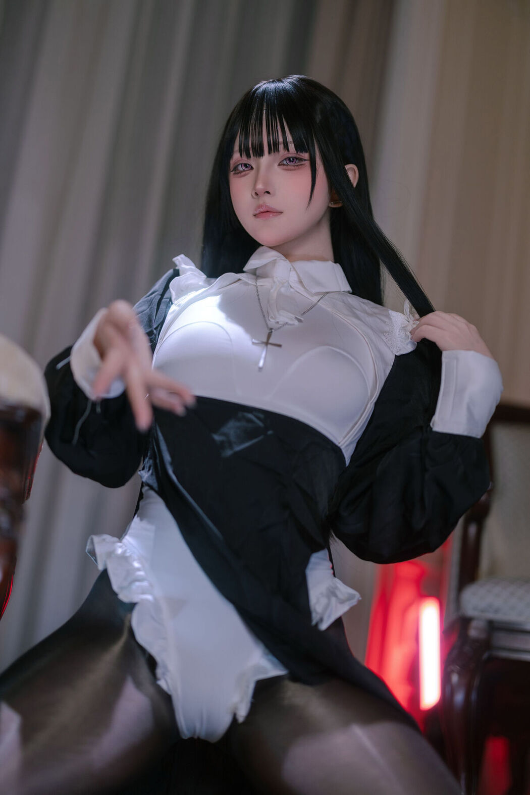 Coser@屿鱼 – 黑丝修女 (41P)