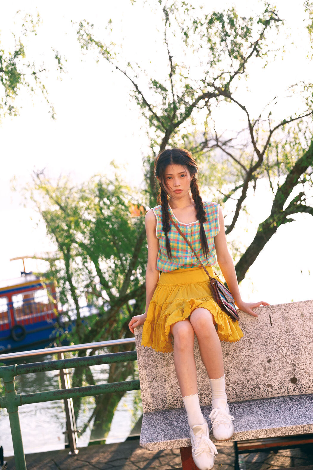 YiTuYu艺图语 Vol.8647 Kun Kun Bu Kun Le (28P)