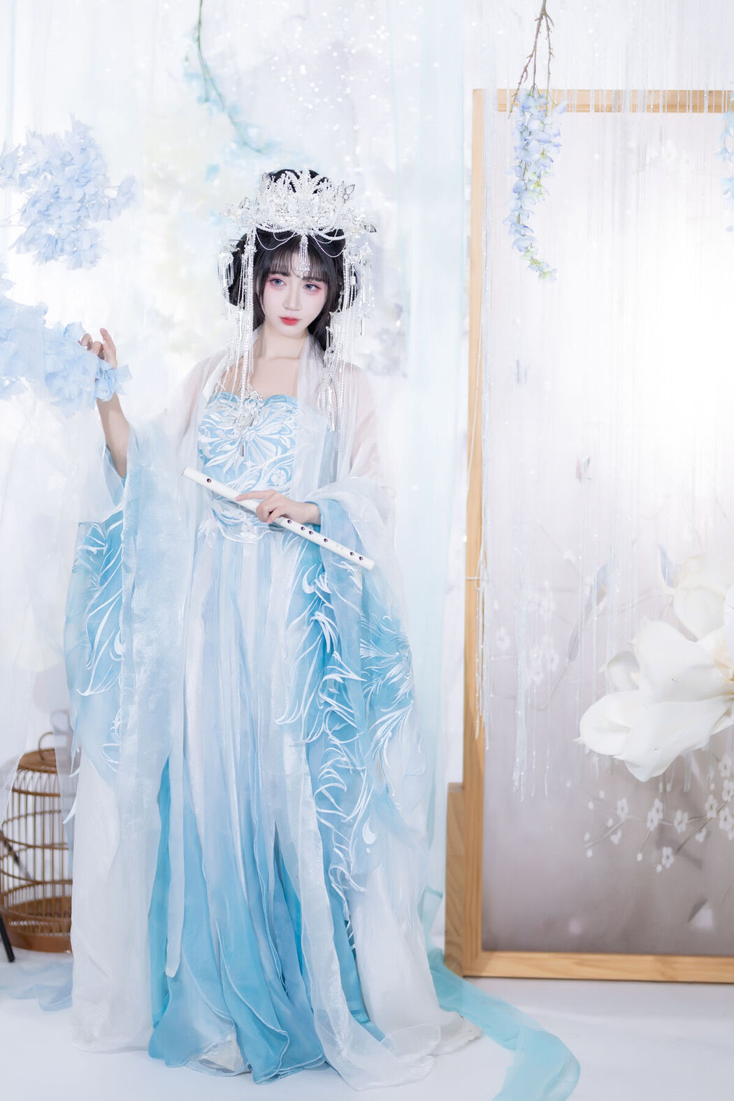 YiTuYu艺图语 Vol.8652 Qi Luo Sheng De Xiao Su Su (23P)