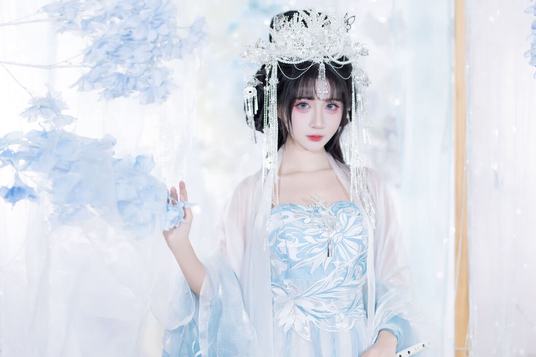 YiTuYu艺图语 Vol.8652 Qi Luo Sheng De Xiao Su Su (23P)