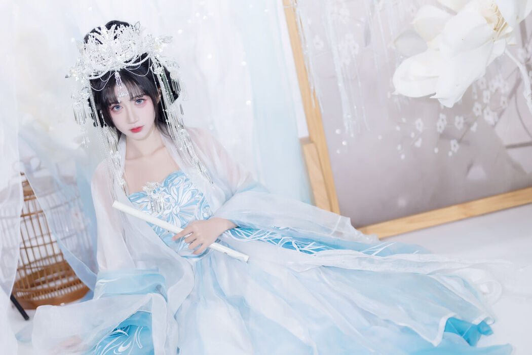 YiTuYu艺图语 Vol.8652 Qi Luo Sheng De Xiao Su Su (23P)