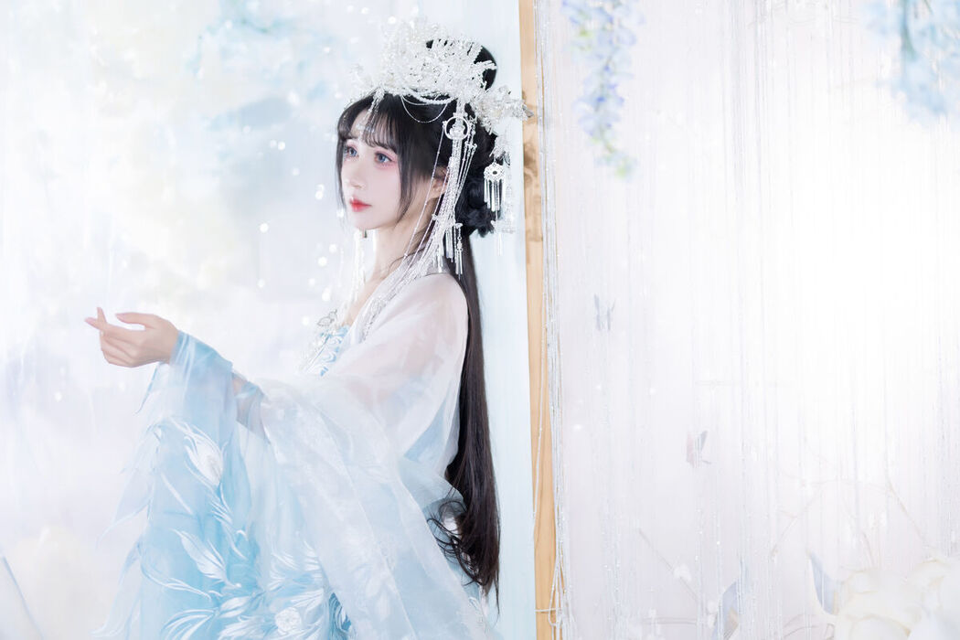 YiTuYu艺图语 Vol.8652 Qi Luo Sheng De Xiao Su Su (23P)