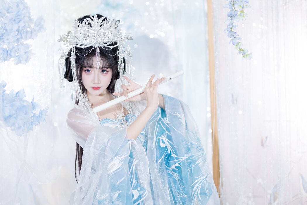 YiTuYu艺图语 Vol.8652 Qi Luo Sheng De Xiao Su Su (23P)