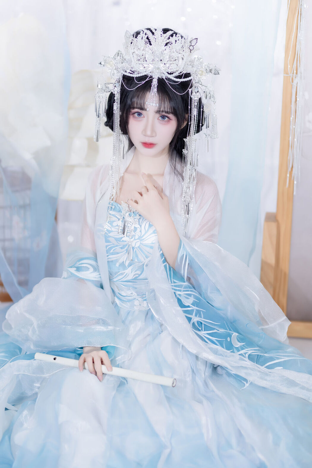 YiTuYu艺图语 Vol.8652 Qi Luo Sheng De Xiao Su Su (23P)