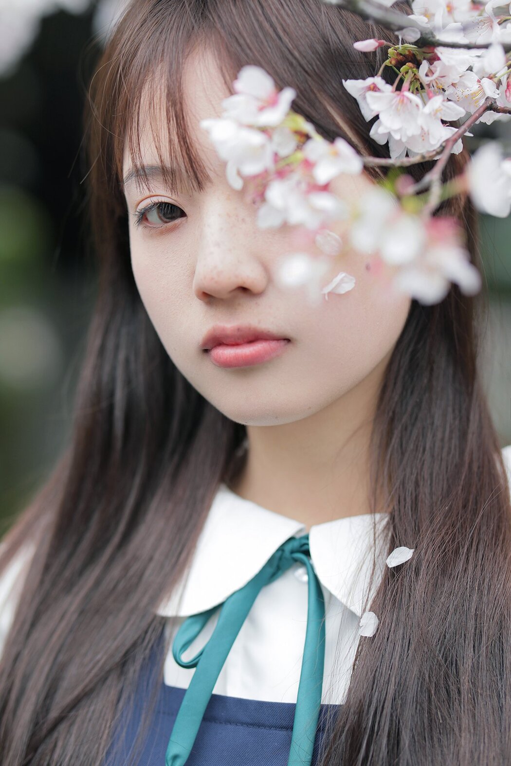 YiTuYu艺图语 Vol.8649 Xiao Zi (38P) Cover Photo