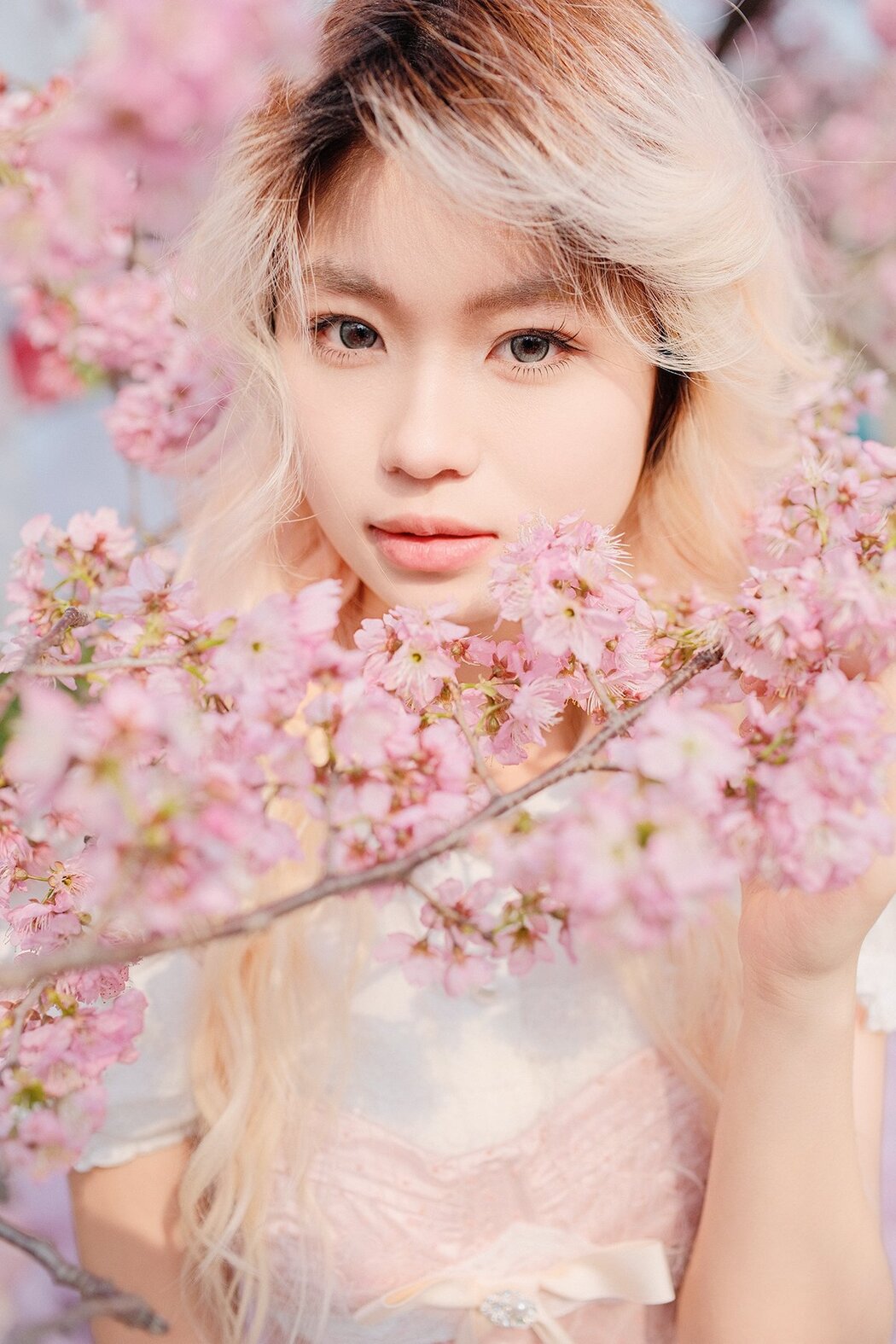 YiTuYu艺图语 Vol.8665 Ten Ten (17P) Cover Photo