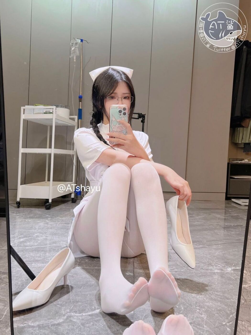 Coser@AT鲨 – 白丝护士 Part02 (71P)