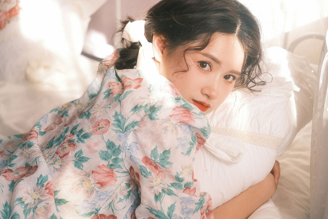 YiTuYu艺图语 Vol.8654 Li Zhi (16P)