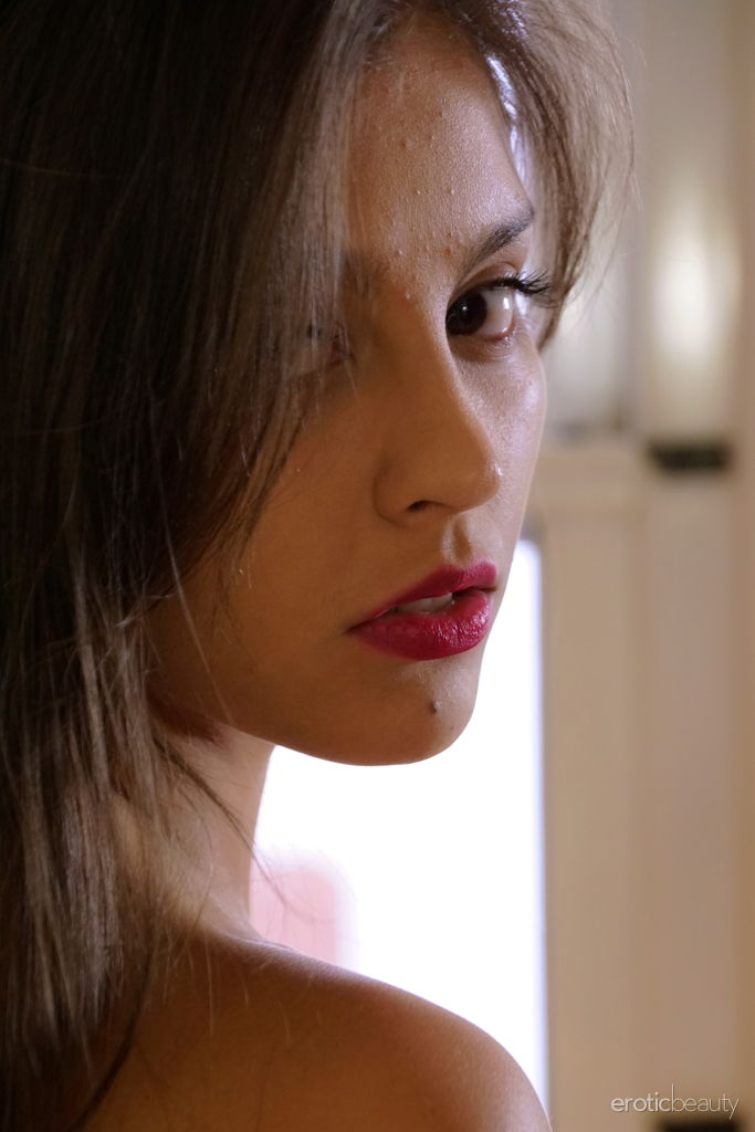 Camnila Sexy Cutie With Young Hot Body