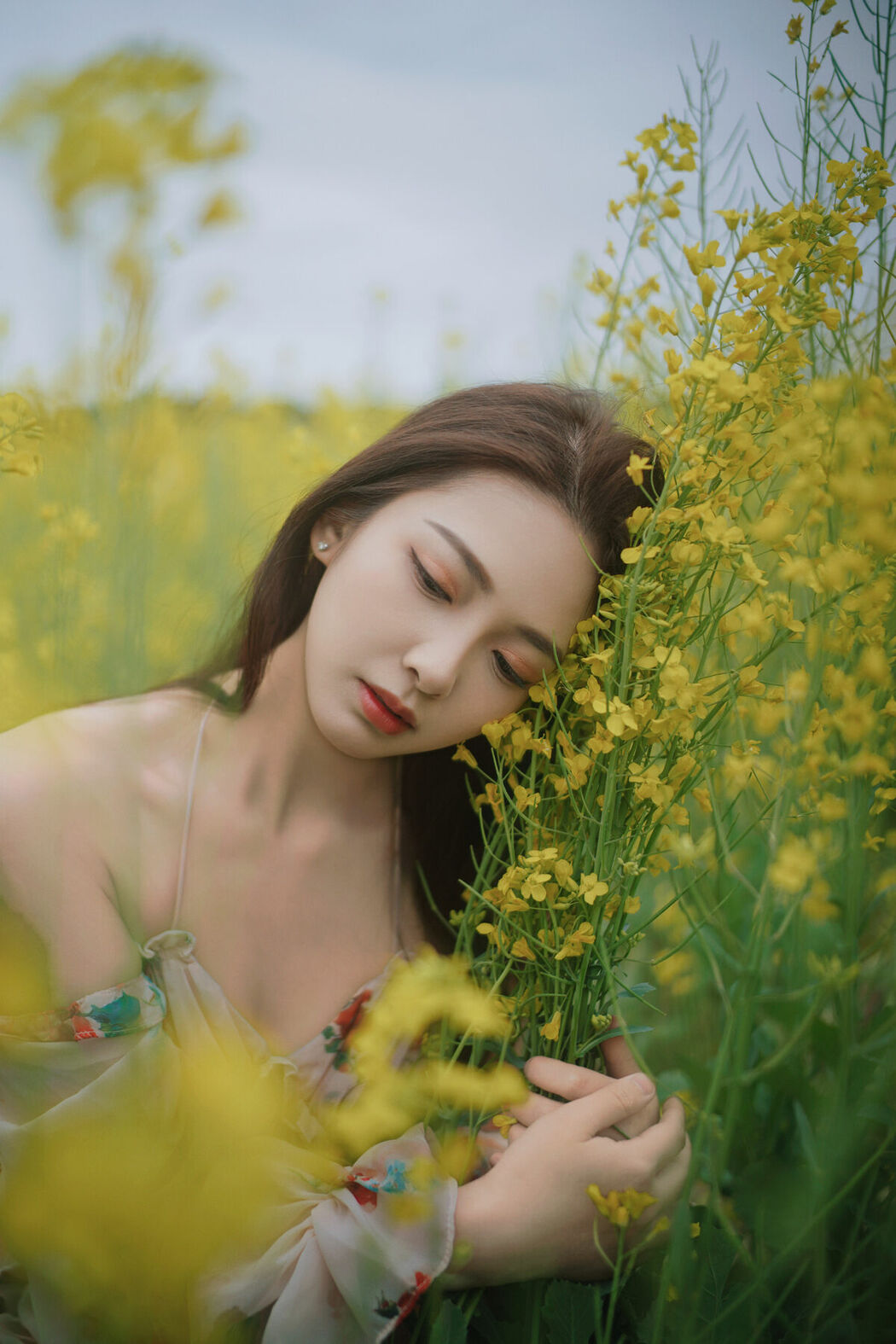 YiTuYu艺图语 Vol.8672 Ying Er YY (52P)