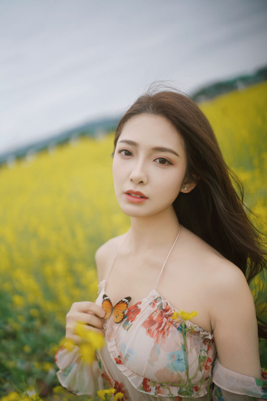 YiTuYu艺图语 Vol.8672 Ying Er YY (52P)