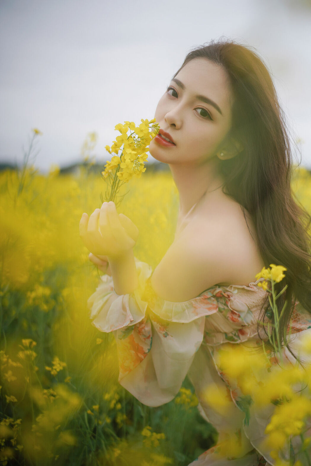 YiTuYu艺图语 Vol.8672 Ying Er YY (52P)