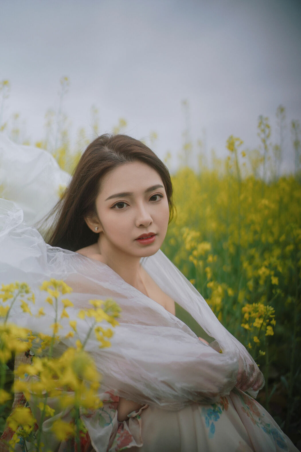 YiTuYu艺图语 Vol.8672 Ying Er YY (52P)