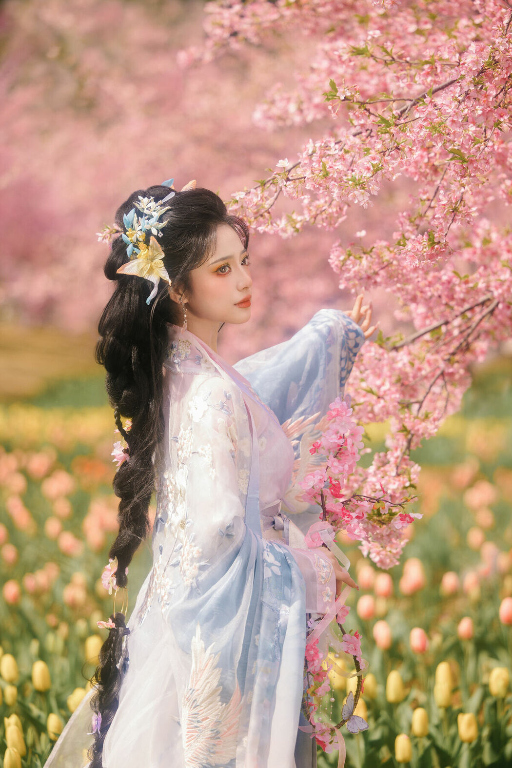 YiTuYu艺图语 Vol.8666 Xian Lu (19P)