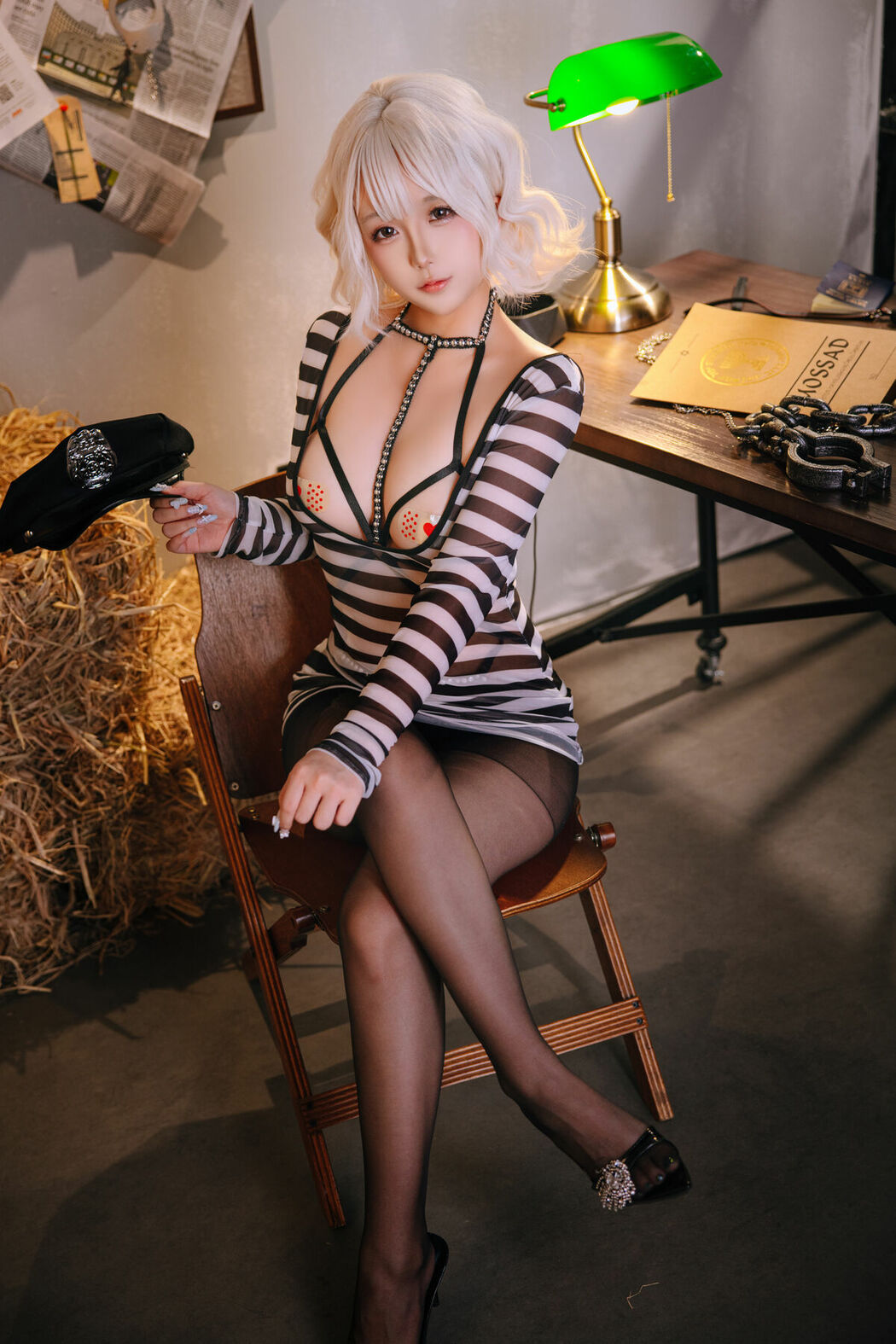 Coser@日奈娇 – 审讯室 Part01 (69P – 3V)