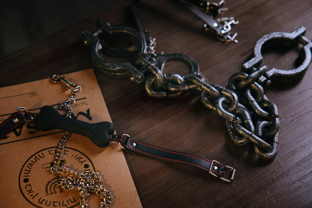 Coser@日奈娇 – 审讯室 Part01 (69P – 3V)