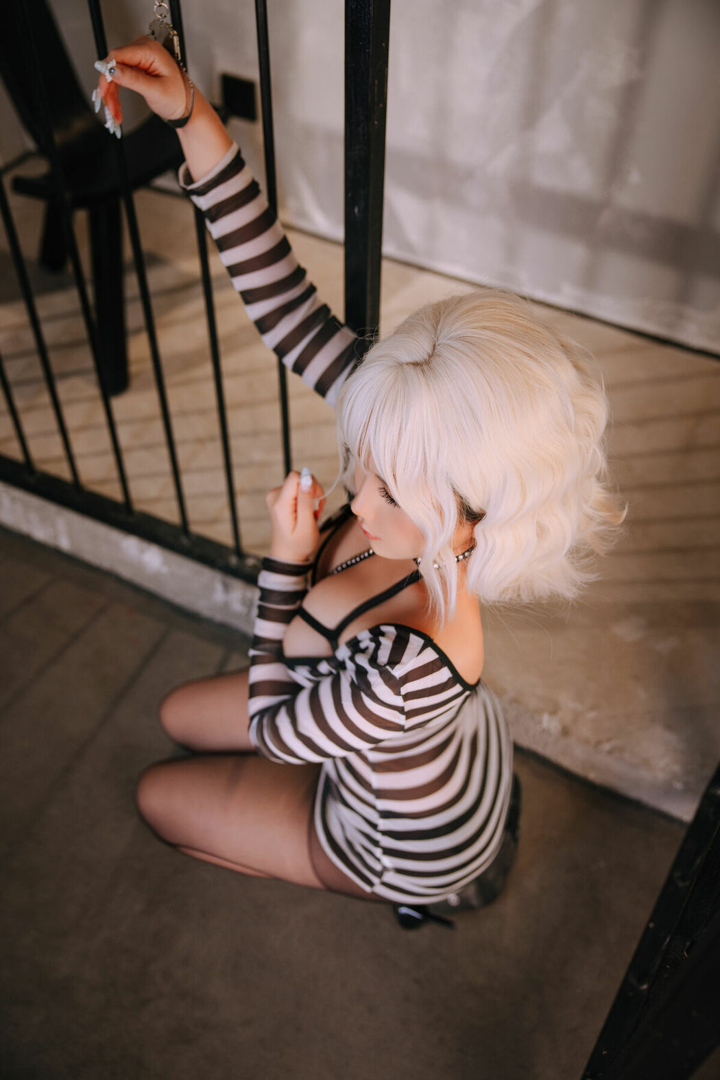 Coser@日奈娇 – 审讯室 Part01 (69P – 3V)