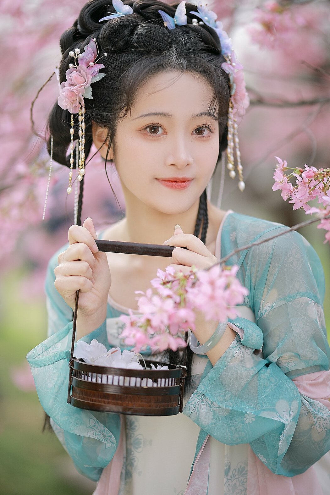 YiTuYu艺图语 Vol.8684 Mian Mian Si Yuan Dao (16P) Cover Photo