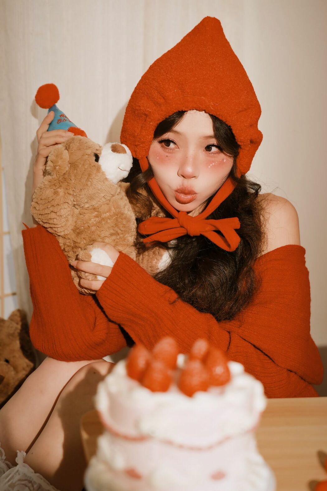 YiTuYu艺图语 Vol.8677 Dan Gao (16P)