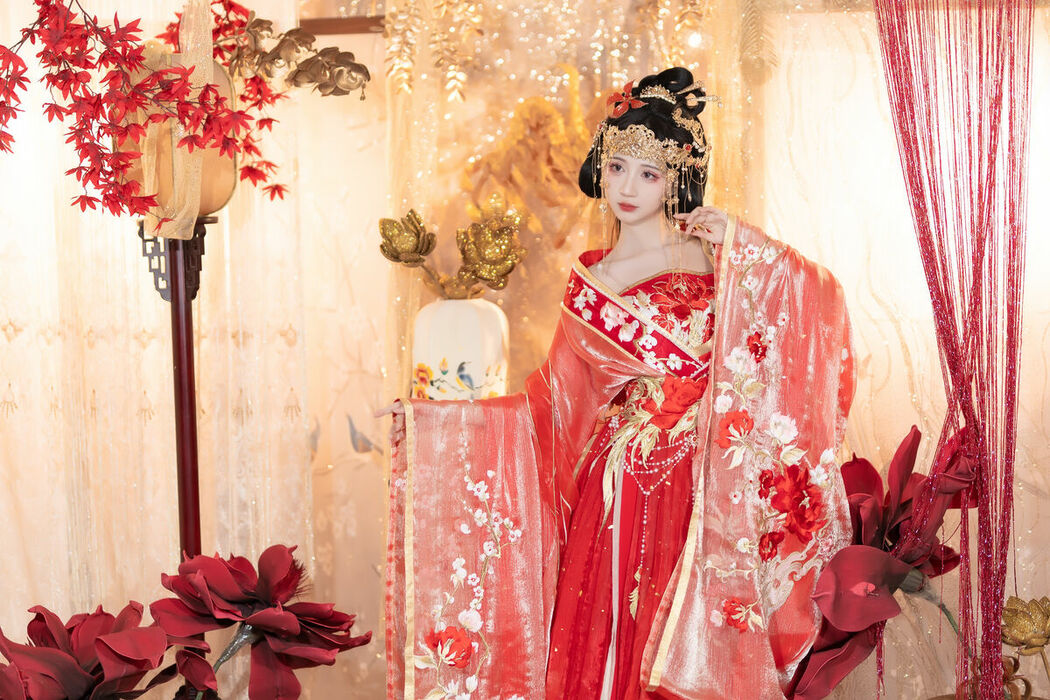 YiTuYu艺图语 Vol.8690 Qi Luo Sheng De Xiao Su Su (24P)