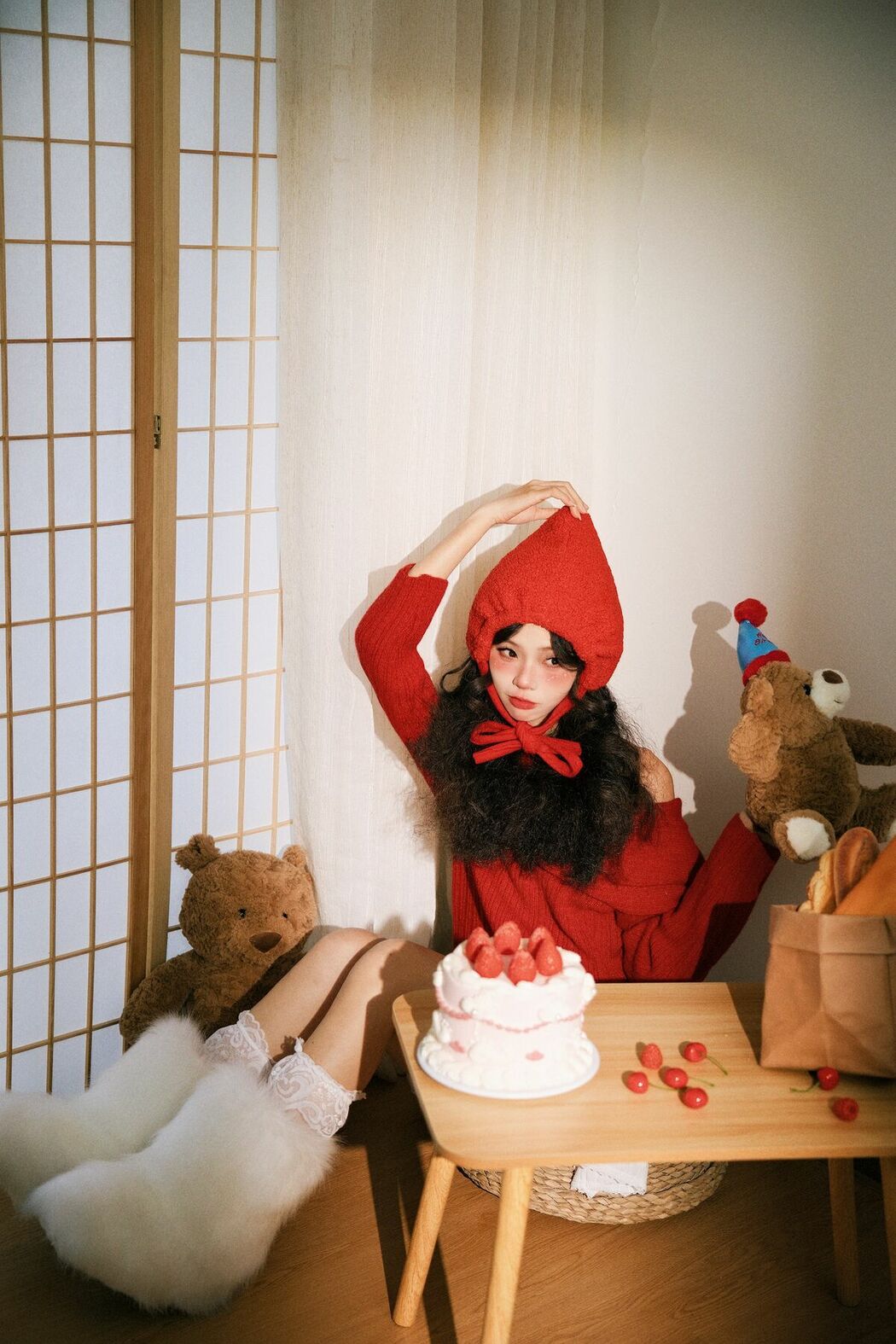 YiTuYu艺图语 Vol.8677 Dan Gao (16P)