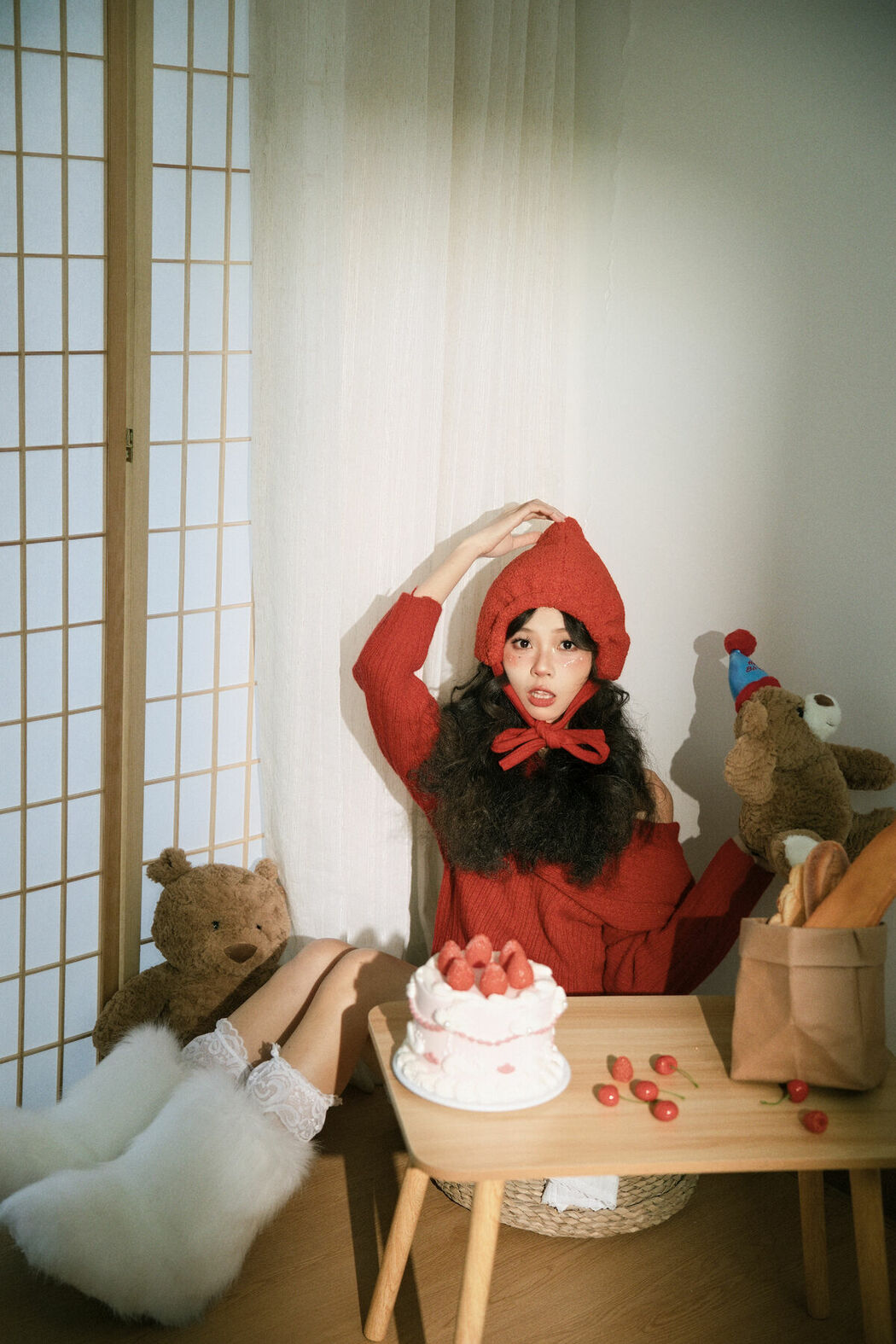 YiTuYu艺图语 Vol.8677 Dan Gao (16P)