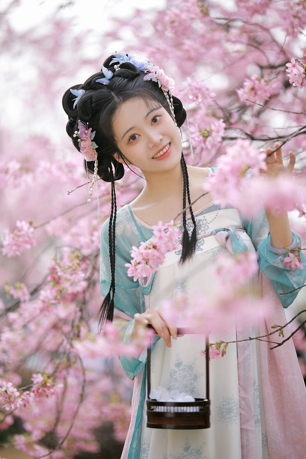 YiTuYu艺图语 Vol.8684 Mian Mian Si Yuan Dao (16P)