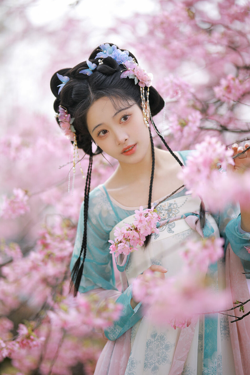 YiTuYu艺图语 Vol.8684 Mian Mian Si Yuan Dao (16P)