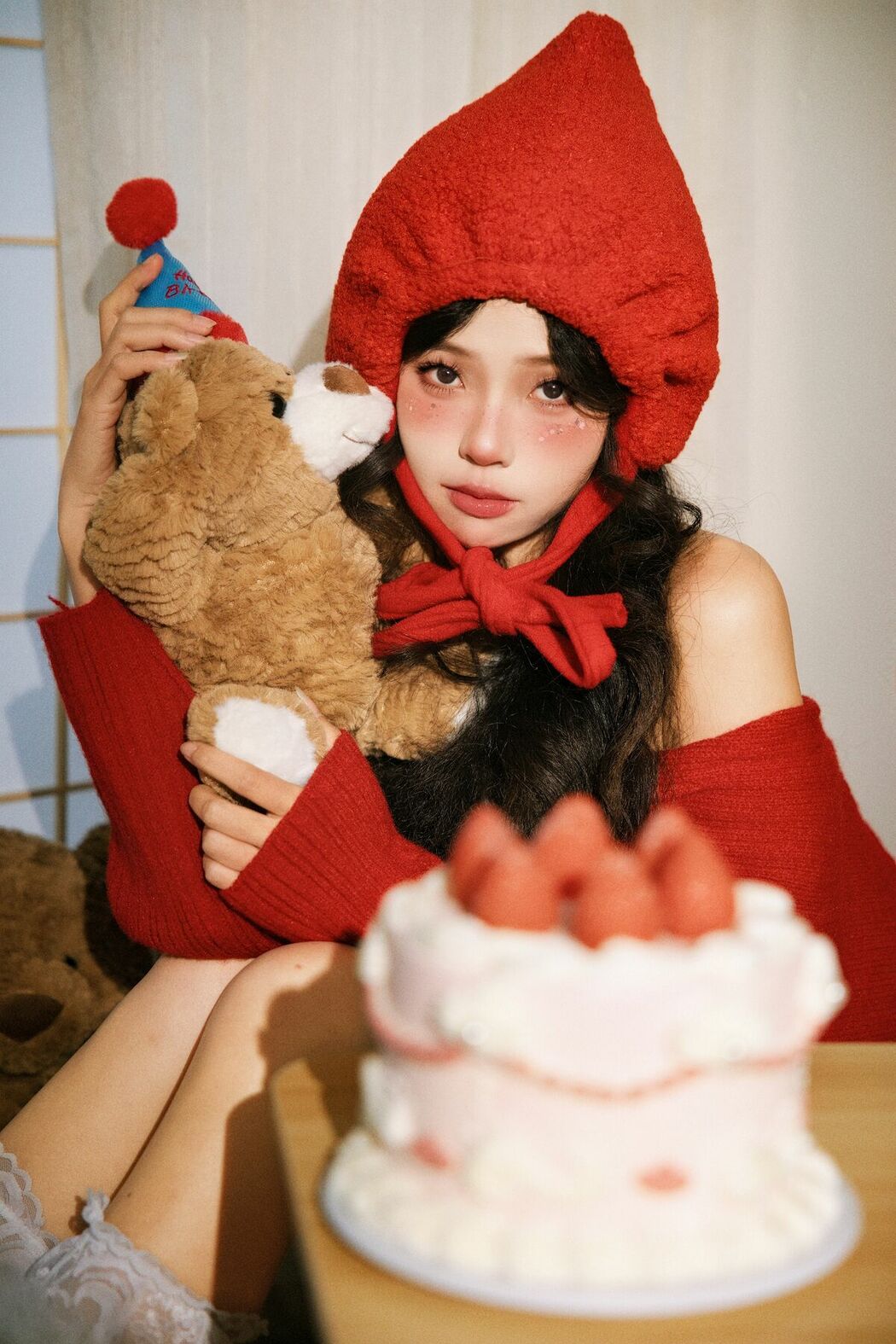 YiTuYu艺图语 Vol.8677 Dan Gao (16P)