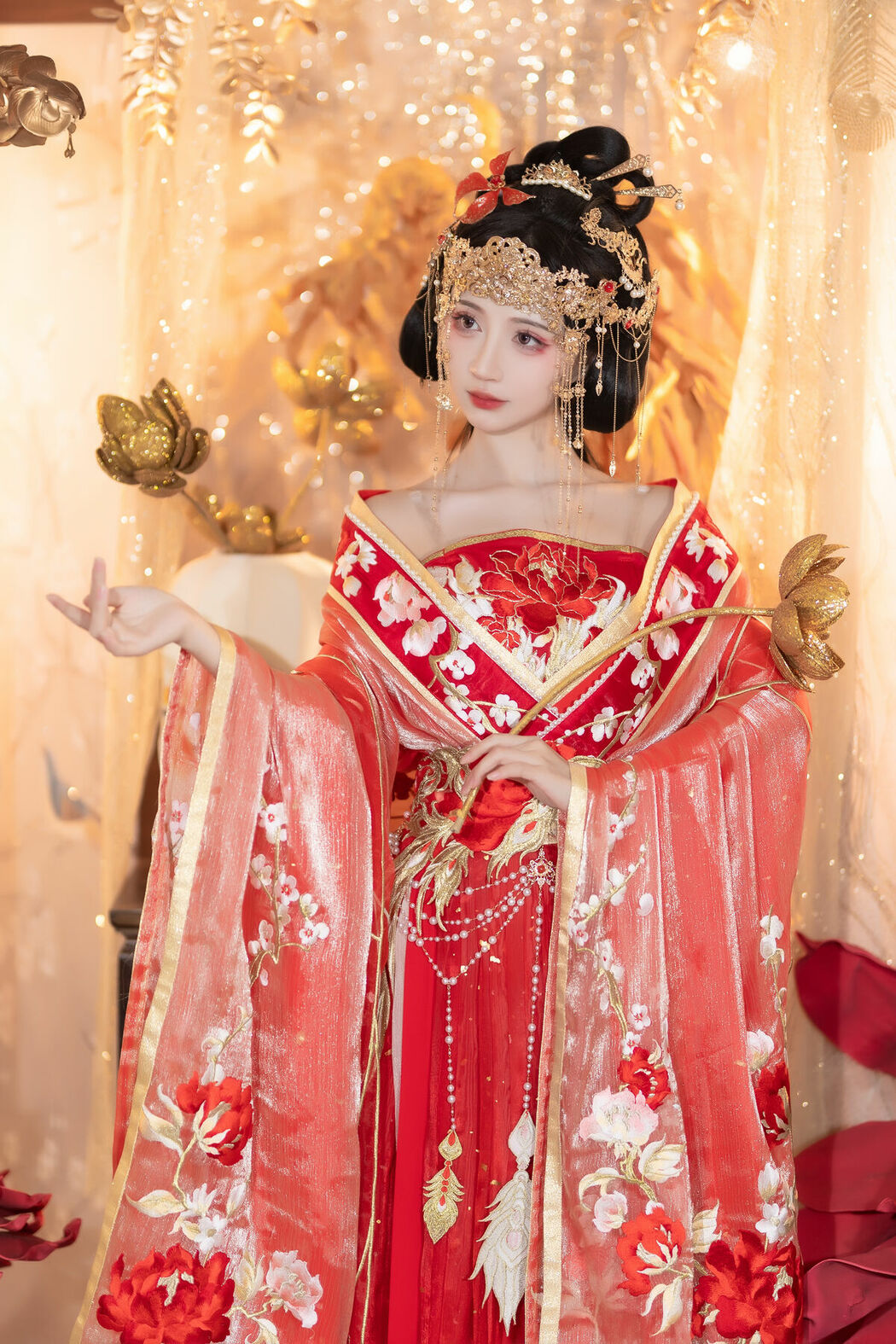 YiTuYu艺图语 Vol.8690 Qi Luo Sheng De Xiao Su Su (24P)