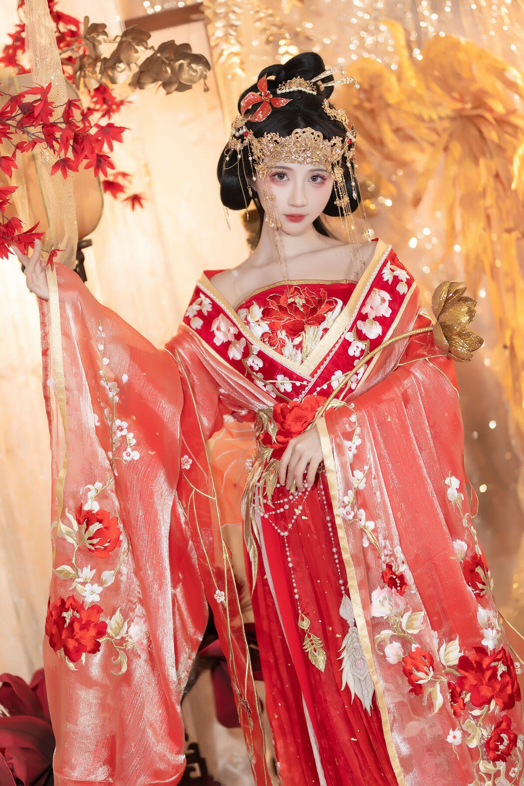 YiTuYu艺图语 Vol.8690 Qi Luo Sheng De Xiao Su Su (24P)