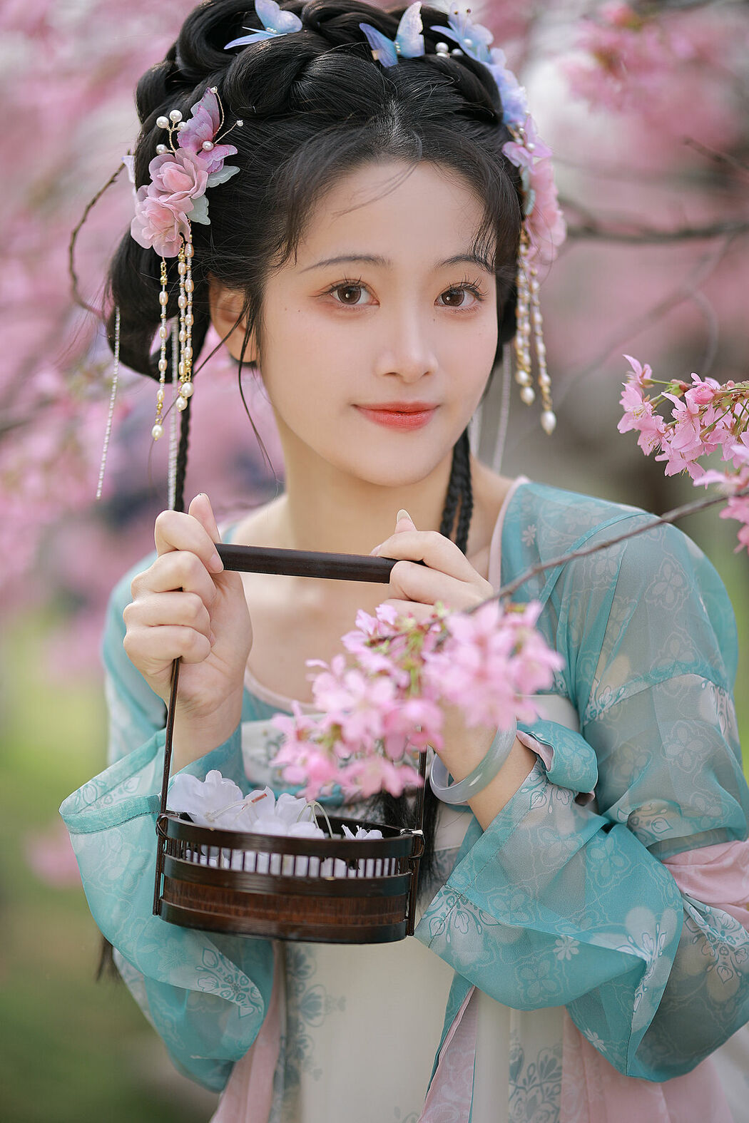 YiTuYu艺图语 Vol.8684 Mian Mian Si Yuan Dao (16P)