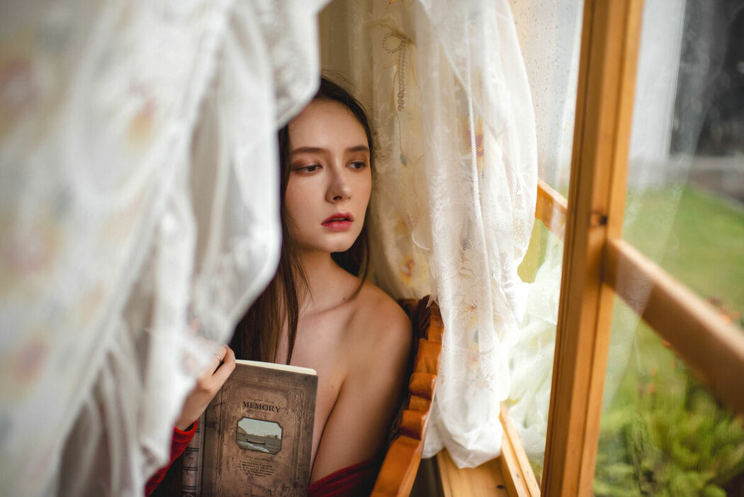 YiTuYu艺图语 Vol.8688 She Mi Tuo Wa (18P)